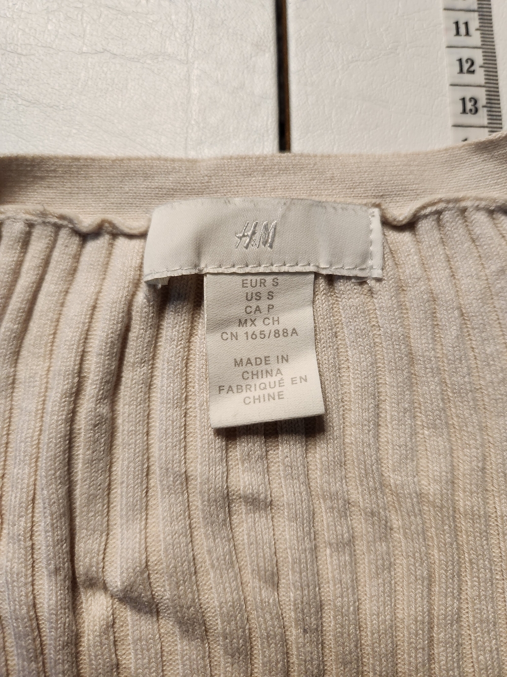 H&M Cream Ribbed V-Neck Button Cardigan - Picture 2 of 4